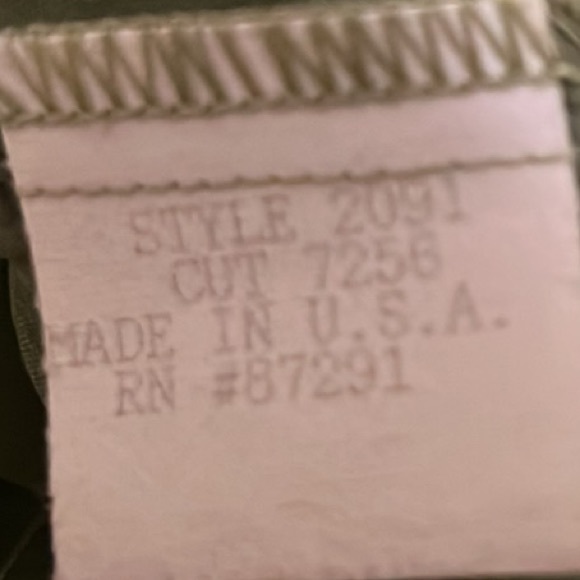 JOHNNY WAS, Ruffled V-NeckLine, 100% Rayon Side Slits Top, Light Olive Green, XS - Picture 7 of 8